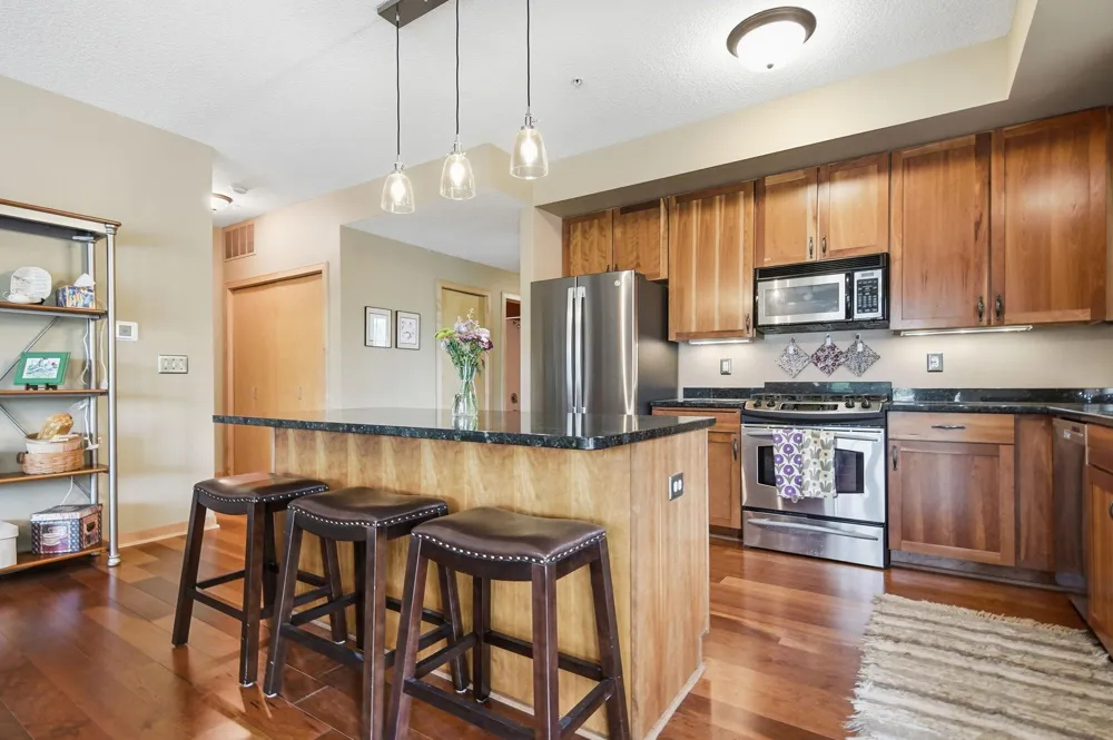 2201 Village Lane #A204 Bloomington, MN 55431