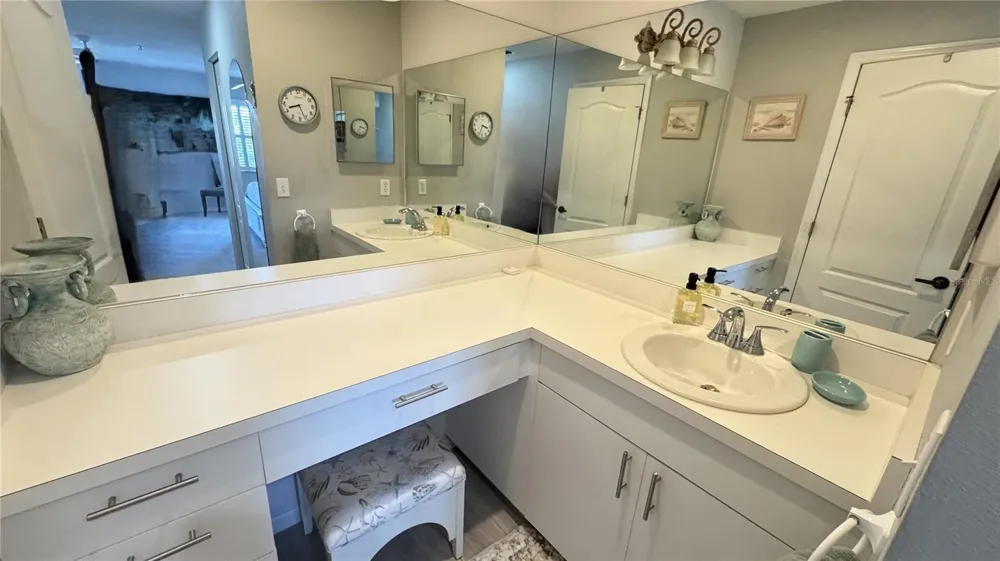 8735 OLDE HICKORY AVENUE #8306 Sarasota, FL 34238