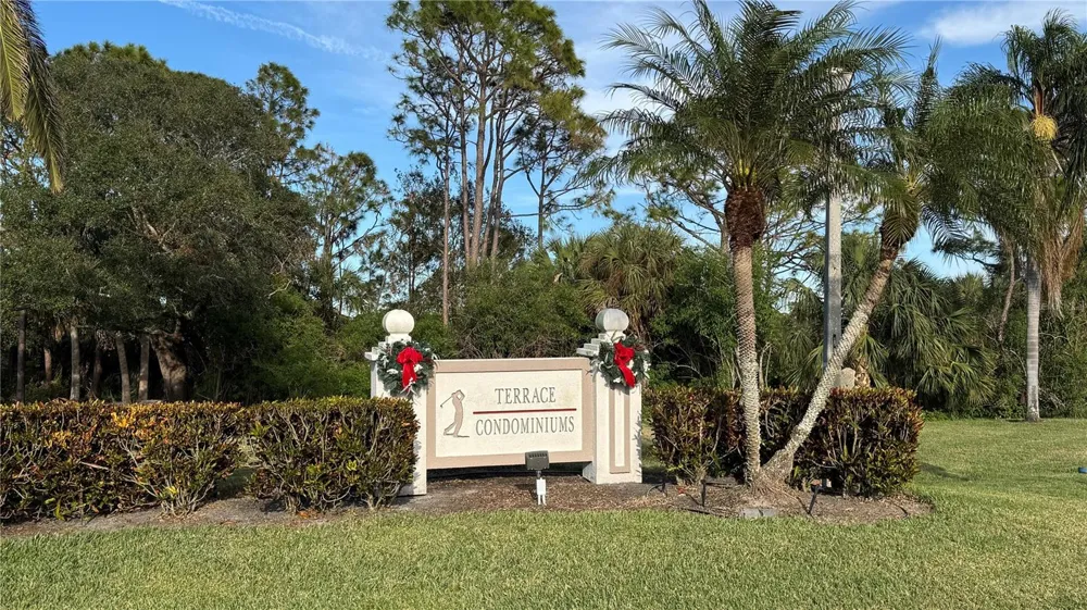 8735 OLDE HICKORY AVENUE #8306 Sarasota, FL 34238