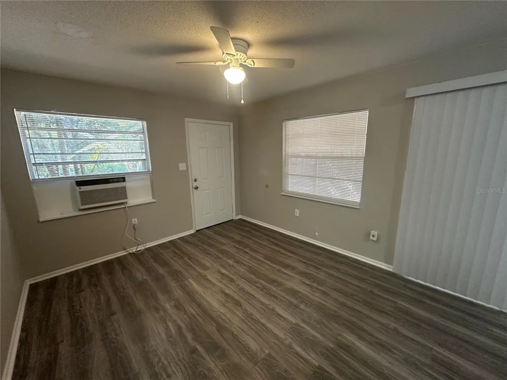 1615 NEW YORK AVENUE Lakeland, FL 33805