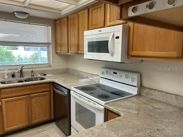 1404 SANDALWOOD DRIVE Dunedin, FL 34698