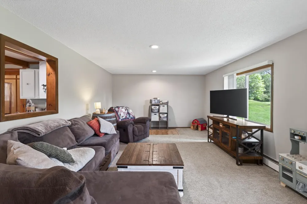 109 Lydia Road Jordan, MN 55352