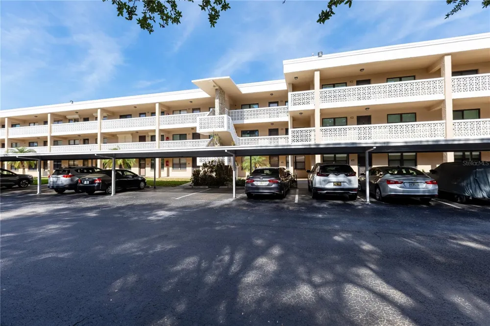 5080 LOCUST STREET NE #322 St Petersburg, FL 33703