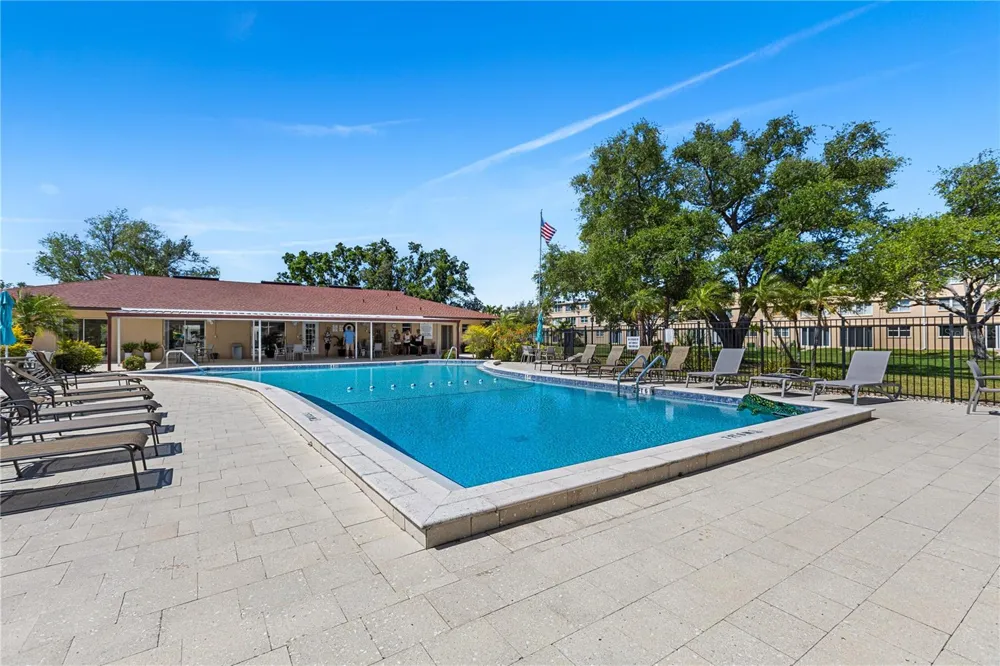 5080 LOCUST STREET NE #322 St Petersburg, FL 33703