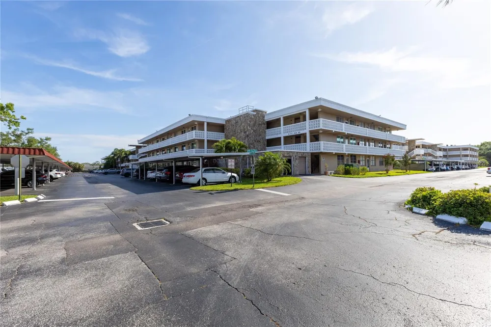 5080 LOCUST STREET NE #322 St Petersburg, FL 33703