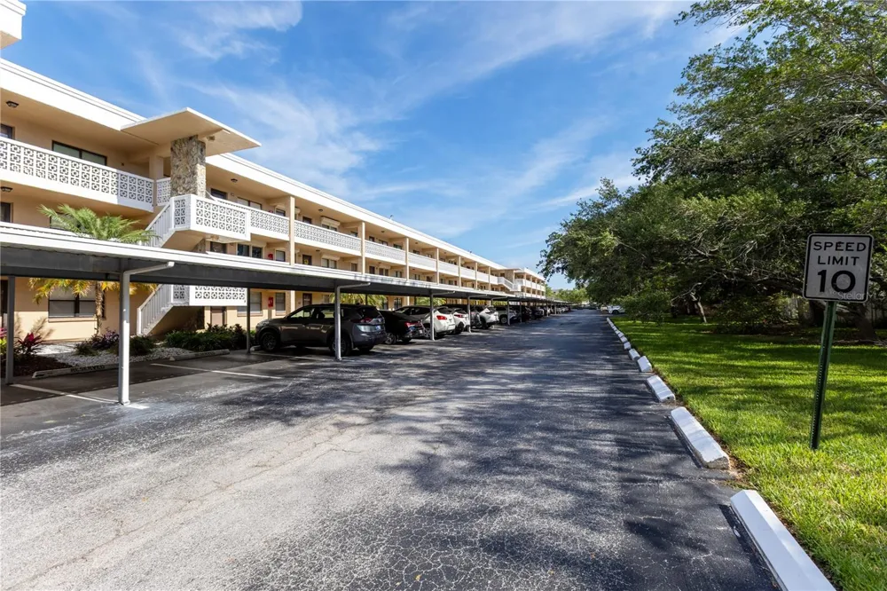 5080 LOCUST STREET NE #322 St Petersburg, FL 33703