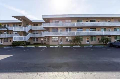 4915 BAY STREET NE #224