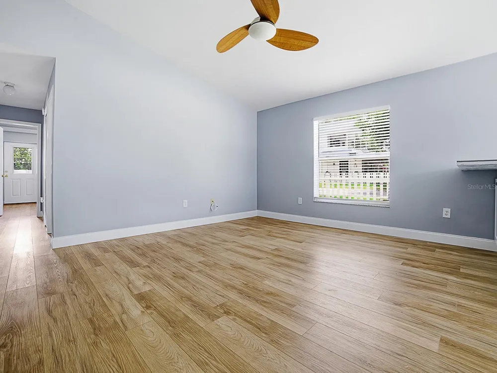 2741 S BROWN AVENUE Orlando, FL 32806