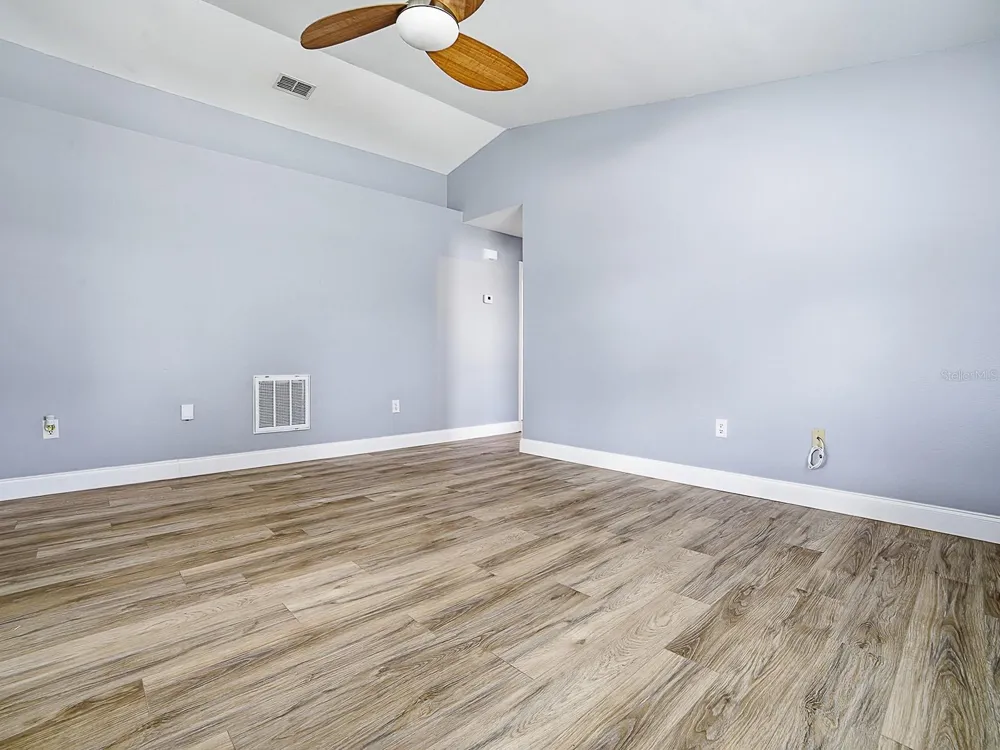 2741 S BROWN AVENUE Orlando, FL 32806