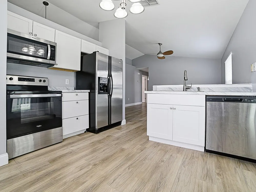 2741 S BROWN AVENUE Orlando, FL 32806