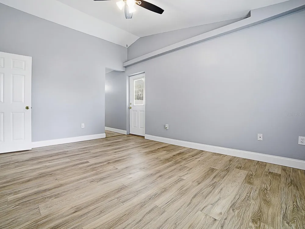 2741 S BROWN AVENUE Orlando, FL 32806