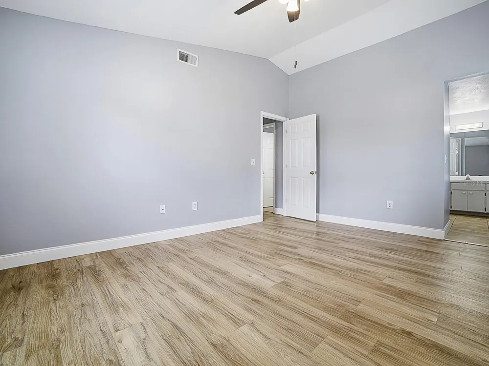 2741 S BROWN AVENUE Orlando, FL 32806
