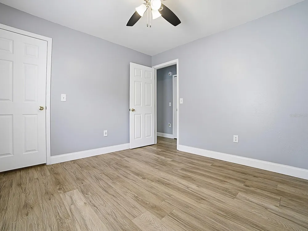 2741 S BROWN AVENUE Orlando, FL 32806