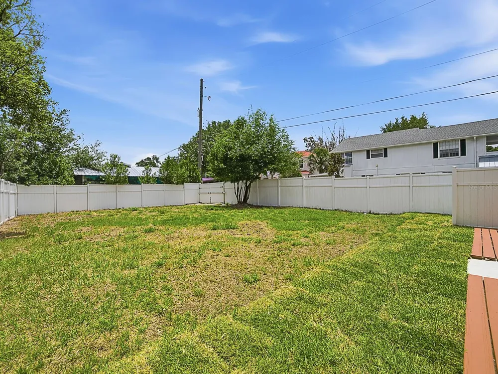 2741 S BROWN AVENUE Orlando, FL 32806