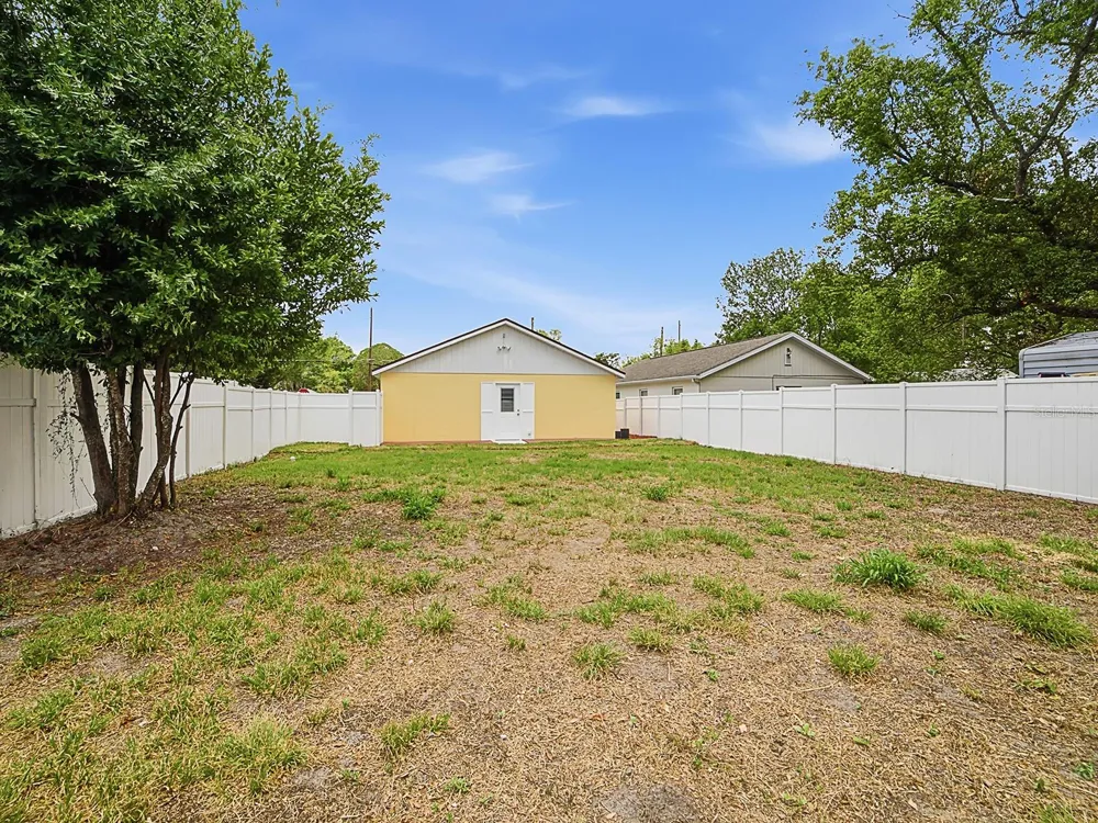 2741 S BROWN AVENUE Orlando, FL 32806