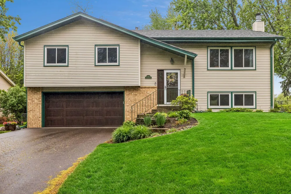 710 Clearbrook Lane