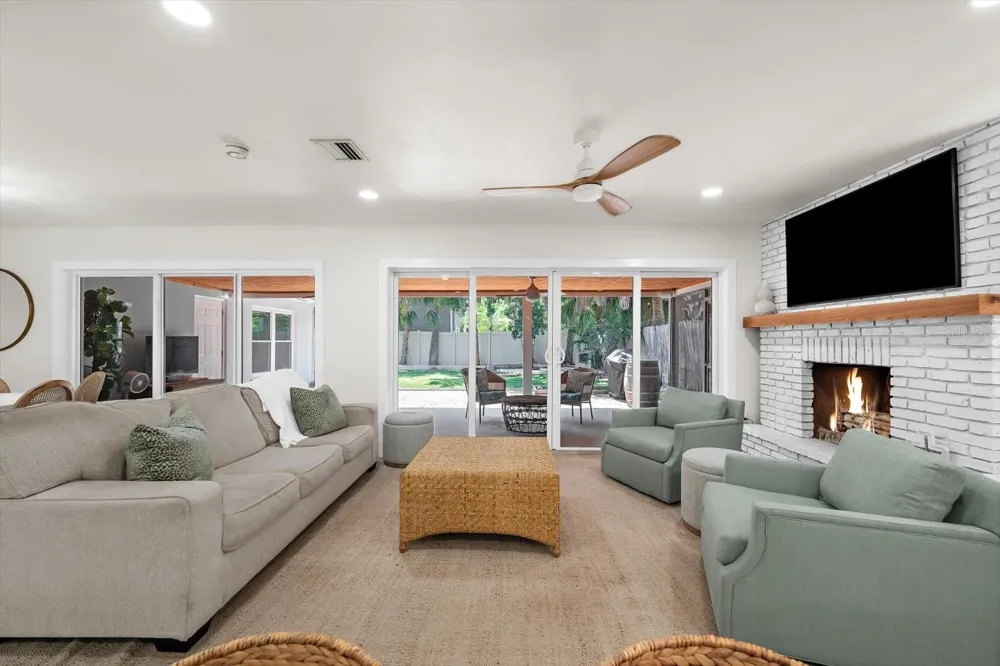 730 BAY ESPLANADE Clearwater Beach, FL 33767
