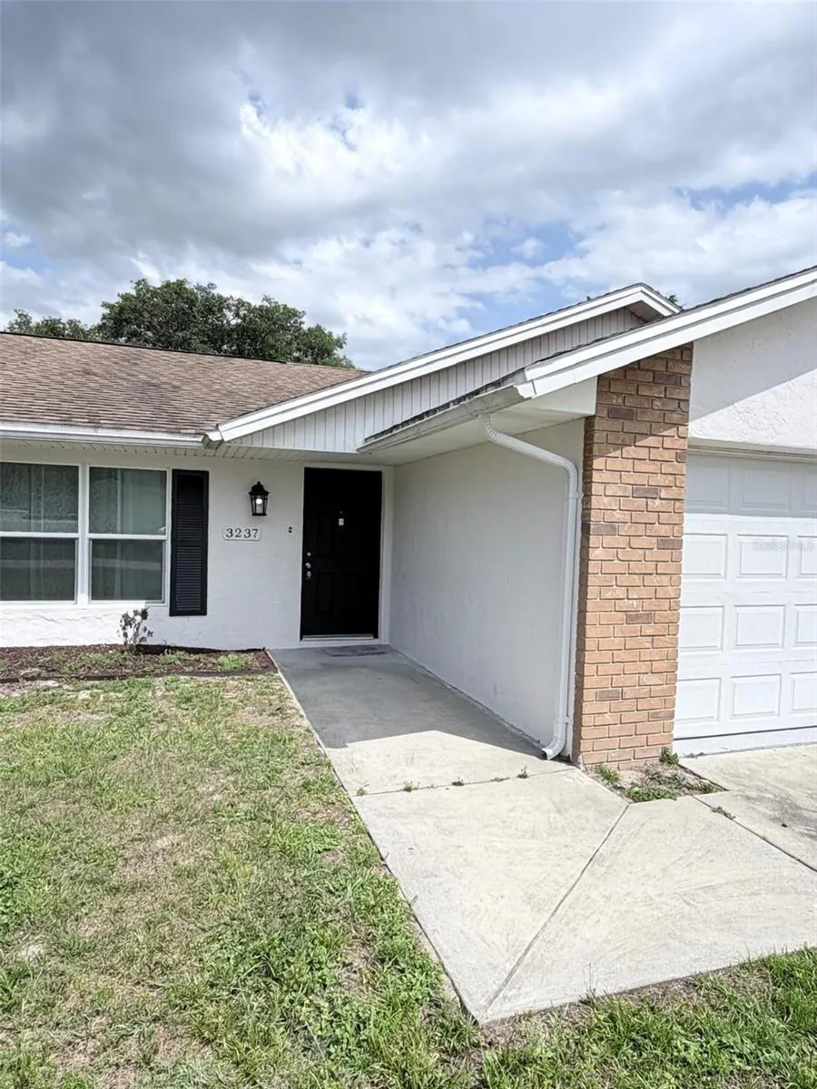 3237 LONDON AVENUE Deltona, FL 32738