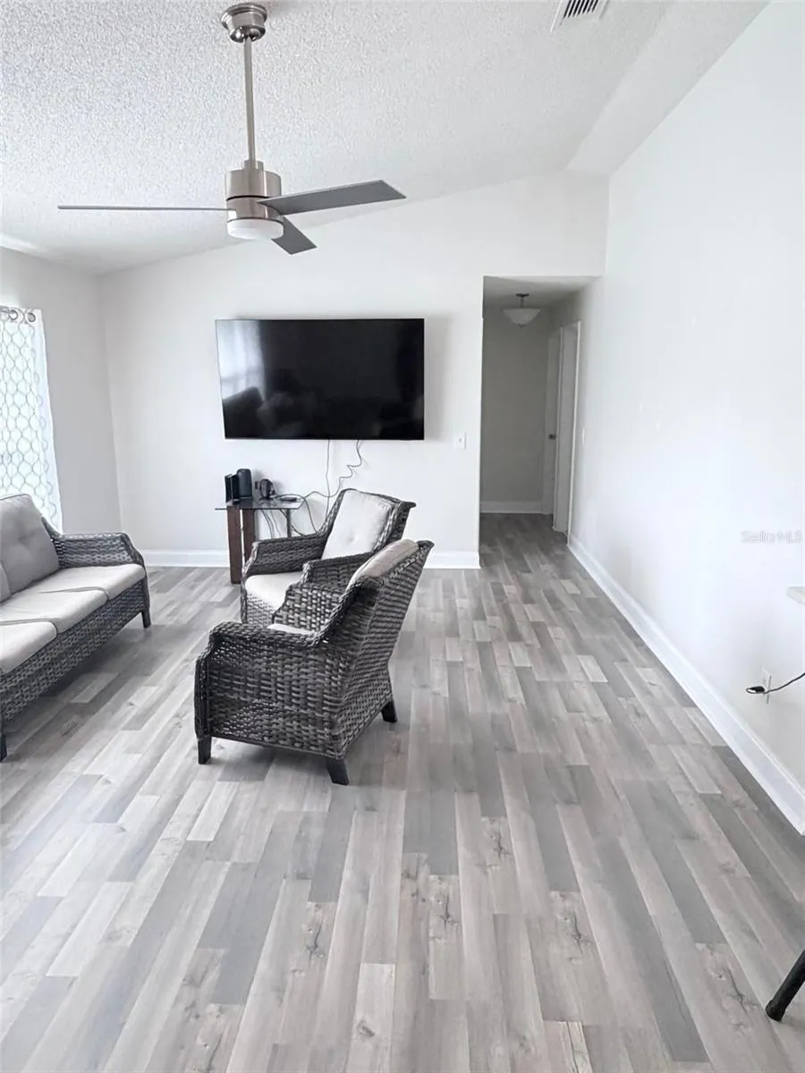 3237 LONDON AVENUE Deltona, FL 32738