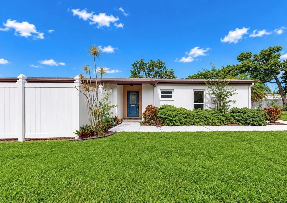 3506 AUBURN COURT #230 Sarasota, FL 34231
