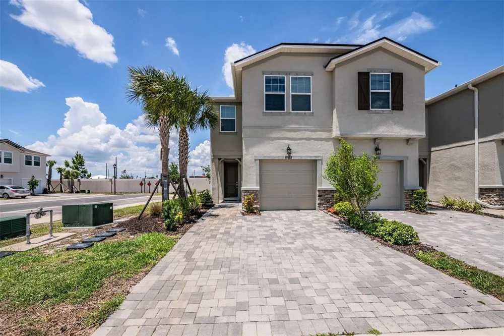 19153 ELSIMONT ISLE Lutz, FL 33558