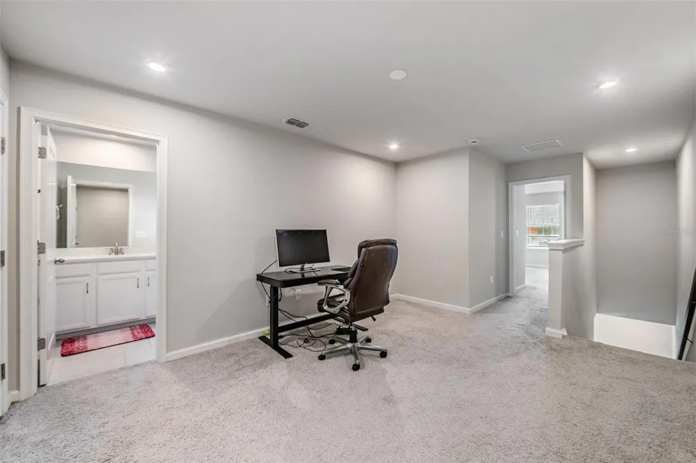 19153 ELSIMONT ISLE Lutz, FL 33558