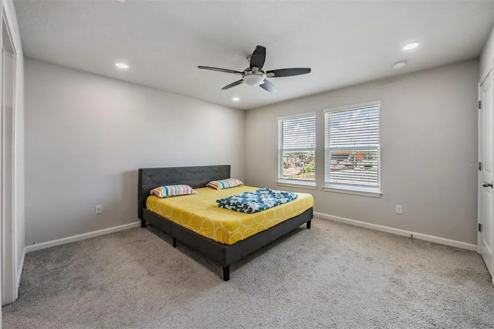 19153 ELSIMONT ISLE Lutz, FL 33558