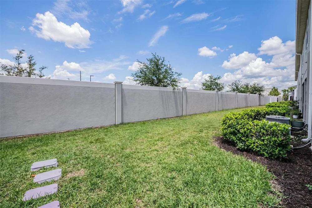 19153 ELSIMONT ISLE Lutz, FL 33558