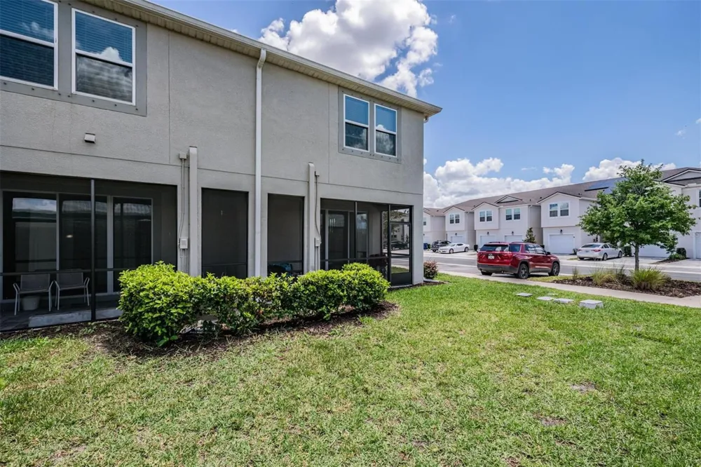 19153 ELSIMONT ISLE Lutz, FL 33558