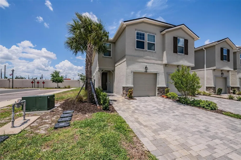 19153 ELSIMONT ISLE Lutz, FL 33558