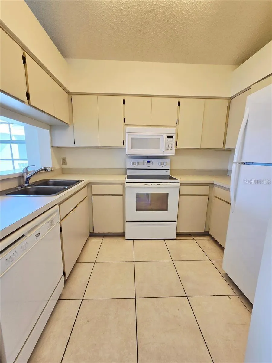 6802 STONES THROW CIRCLE #14206 St Petersburg, FL 33710