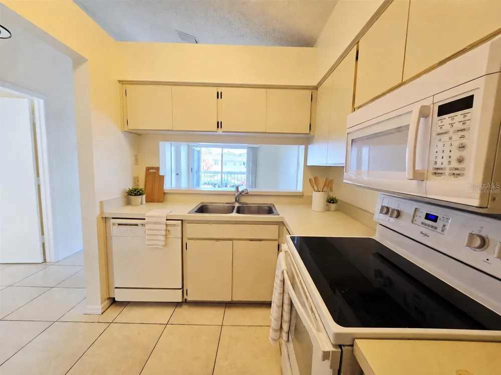 6802 STONES THROW CIRCLE #14206 St Petersburg, FL 33710