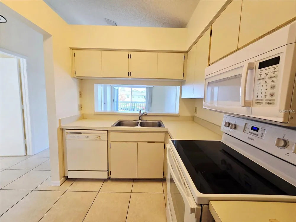 6802 STONES THROW CIRCLE #14206 St Petersburg, FL 33710