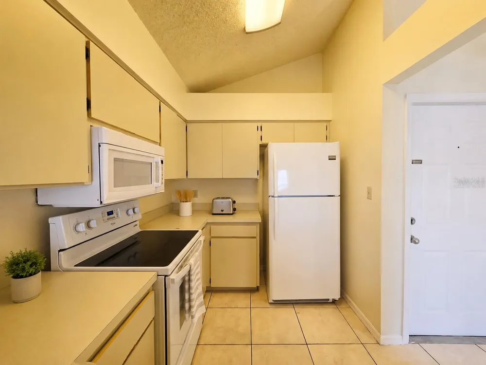 6802 STONES THROW CIRCLE #14206 St Petersburg, FL 33710