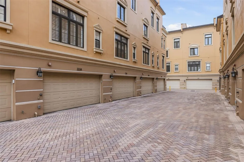 2234 SOHO BAY CT Tampa, FL 33606