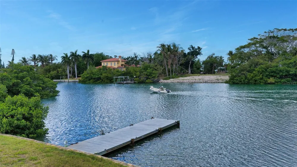 6664 & 6660 & 6670 GULF OF MEXICO DRIVE Longboat Key, FL 34228