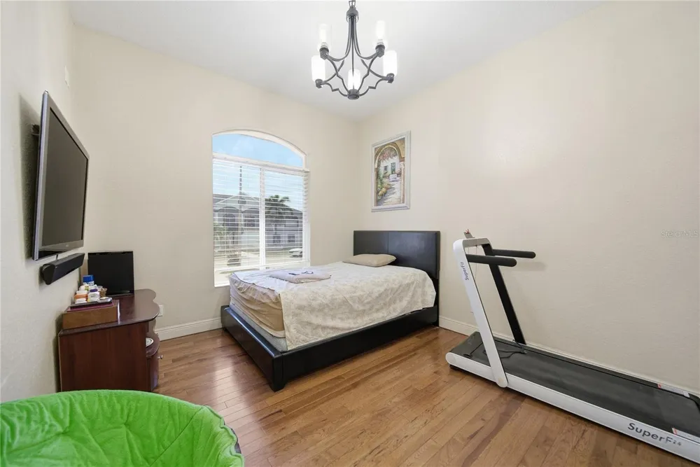8286 97TH N ST Seminole, FL 33777