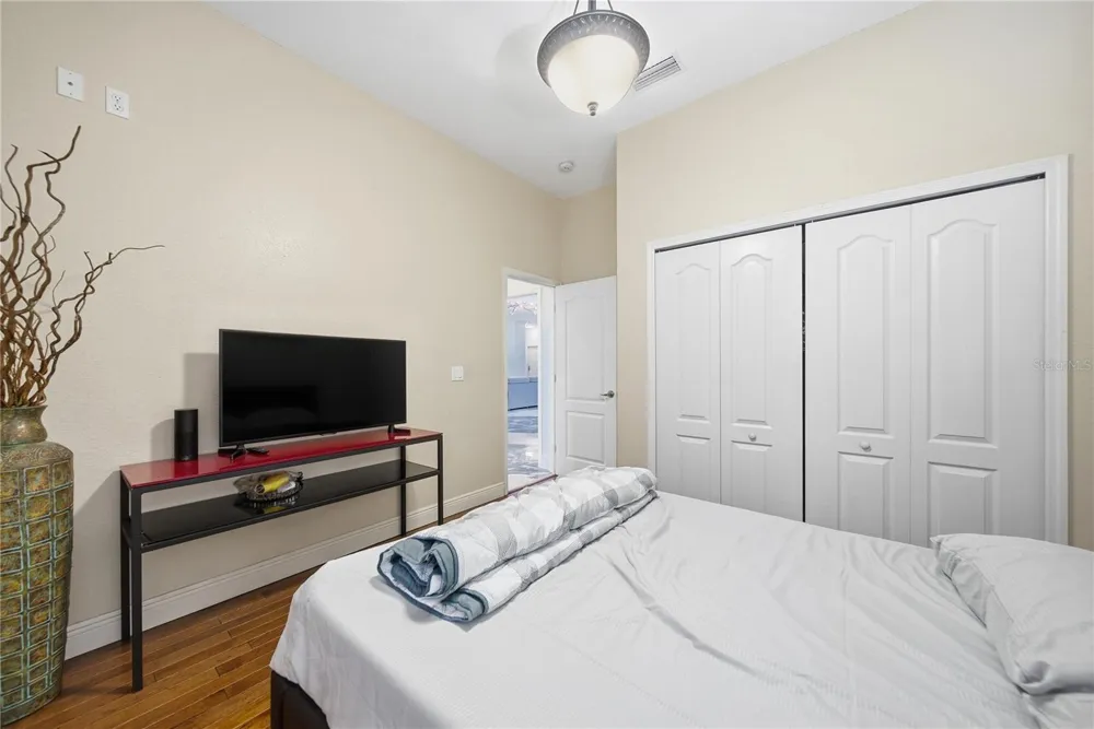 8286 97TH N ST Seminole, FL 33777