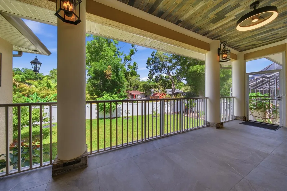 8286 97TH N ST Seminole, FL 33777