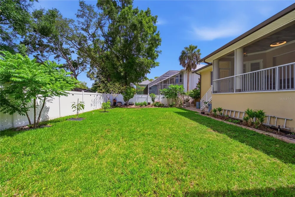 8286 97TH N ST Seminole, FL 33777