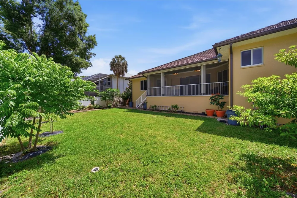 8286 97TH N ST Seminole, FL 33777