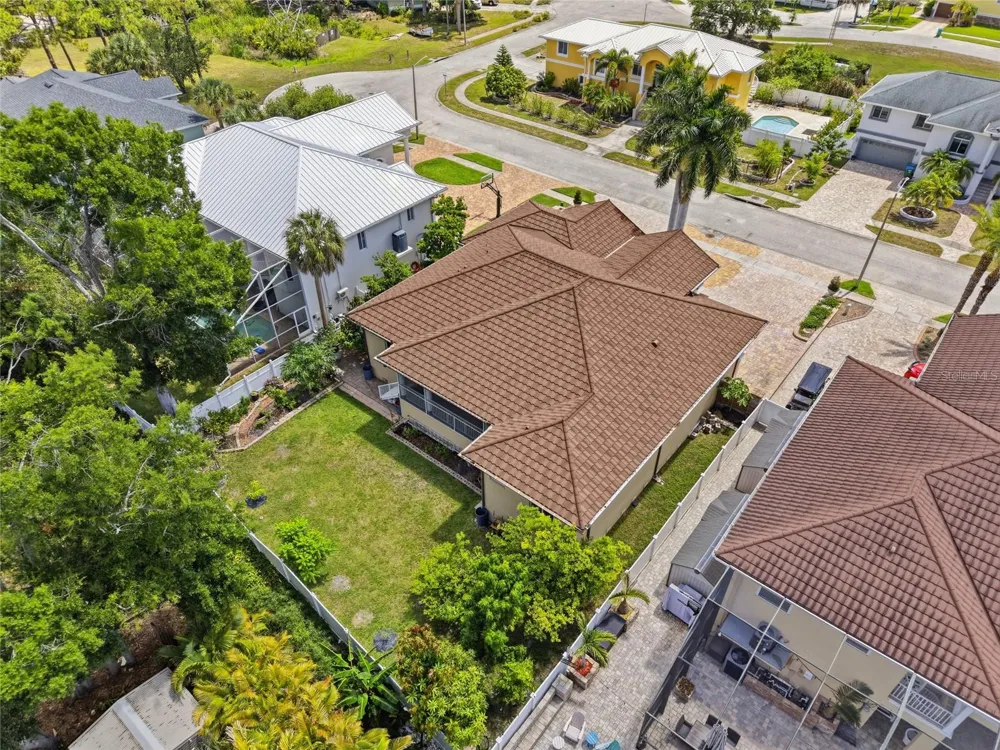 8286 97TH N ST Seminole, FL 33777