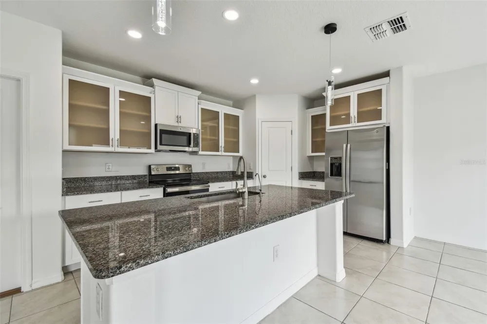2139 STELLAR BRILLIANCE WAY Lutz, FL 33558