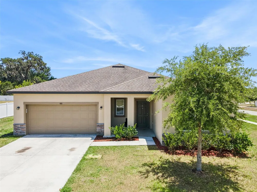 903 SHIMMERING OAKS LANE Seffner, FL 33584