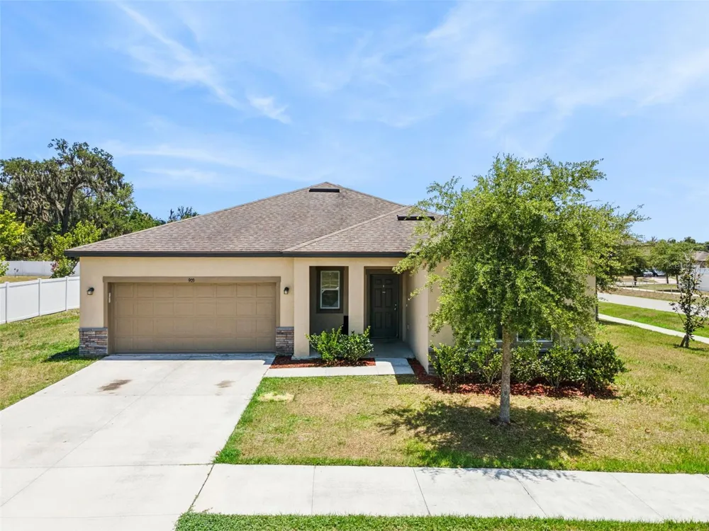 903 SHIMMERING OAKS LANE Seffner, FL 33584
