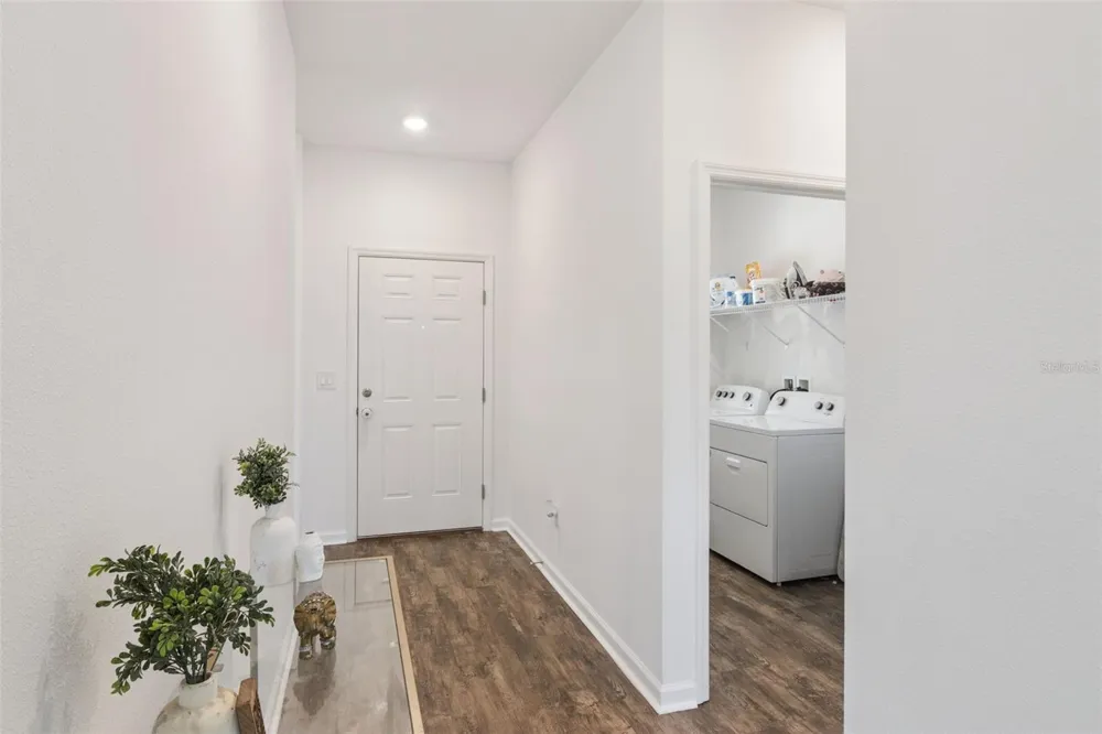 903 SHIMMERING OAKS LANE Seffner, FL 33584