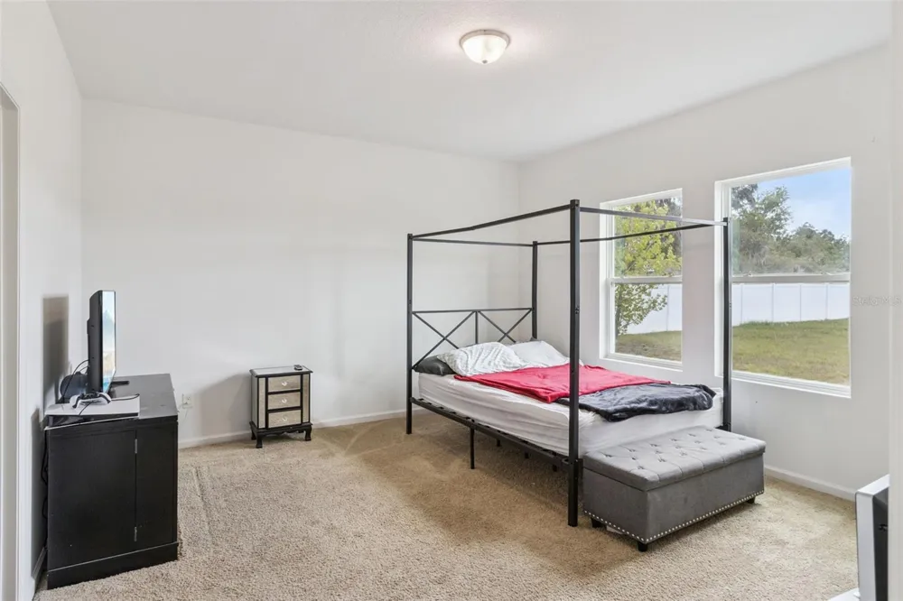903 SHIMMERING OAKS LANE Seffner, FL 33584