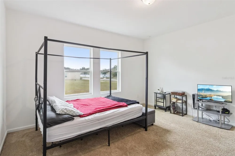 903 SHIMMERING OAKS LANE Seffner, FL 33584