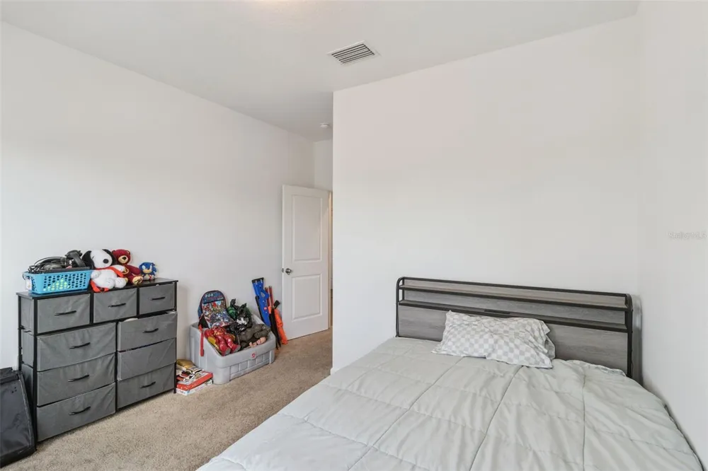 903 SHIMMERING OAKS LANE Seffner, FL 33584