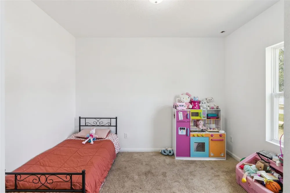 903 SHIMMERING OAKS LANE Seffner, FL 33584